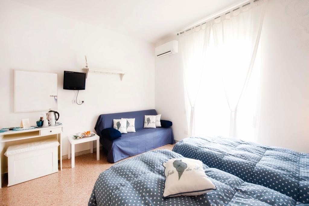 Bed and Breakfast A Due Passi Forte dei Marmi Exterior foto