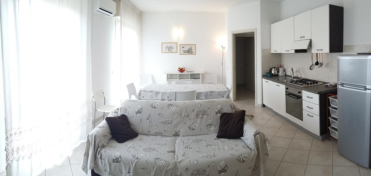 Bed and Breakfast A Due Passi Forte dei Marmi Habitación foto